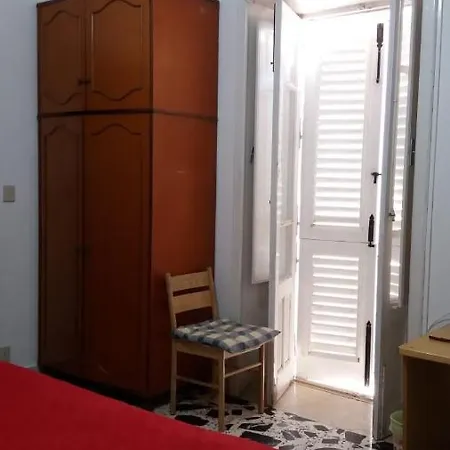 Stanza Privata Nel Vicoletto ゲストハウス リーパリ